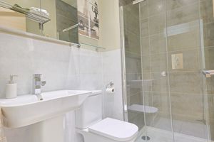 En-suite- click for photo gallery